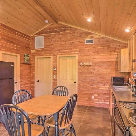 Heber Springs Cabin With Deck And River Views! Bagian luar foto