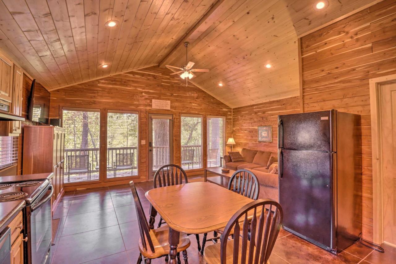Heber Springs Cabin With Deck And River Views! Bagian luar foto