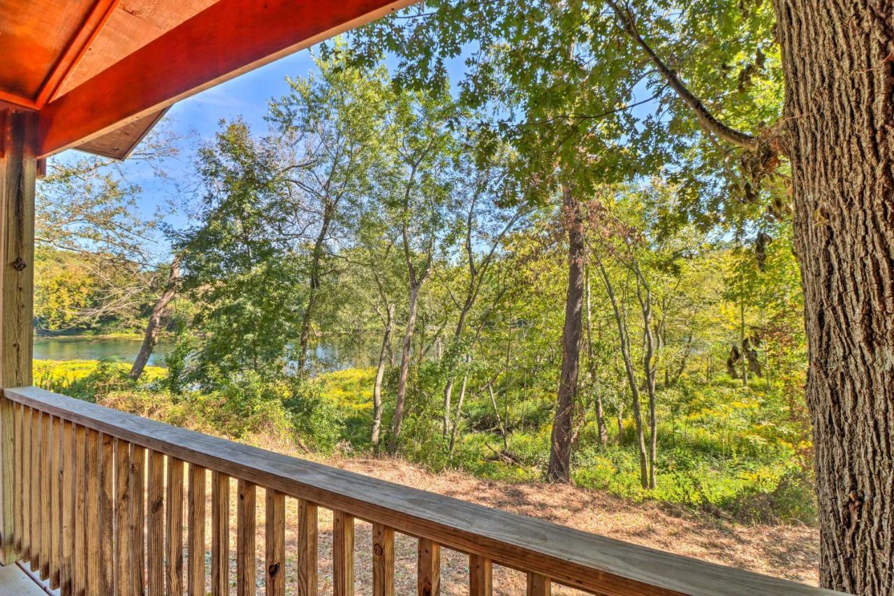 Heber Springs Cabin With Deck And River Views! Bagian luar foto