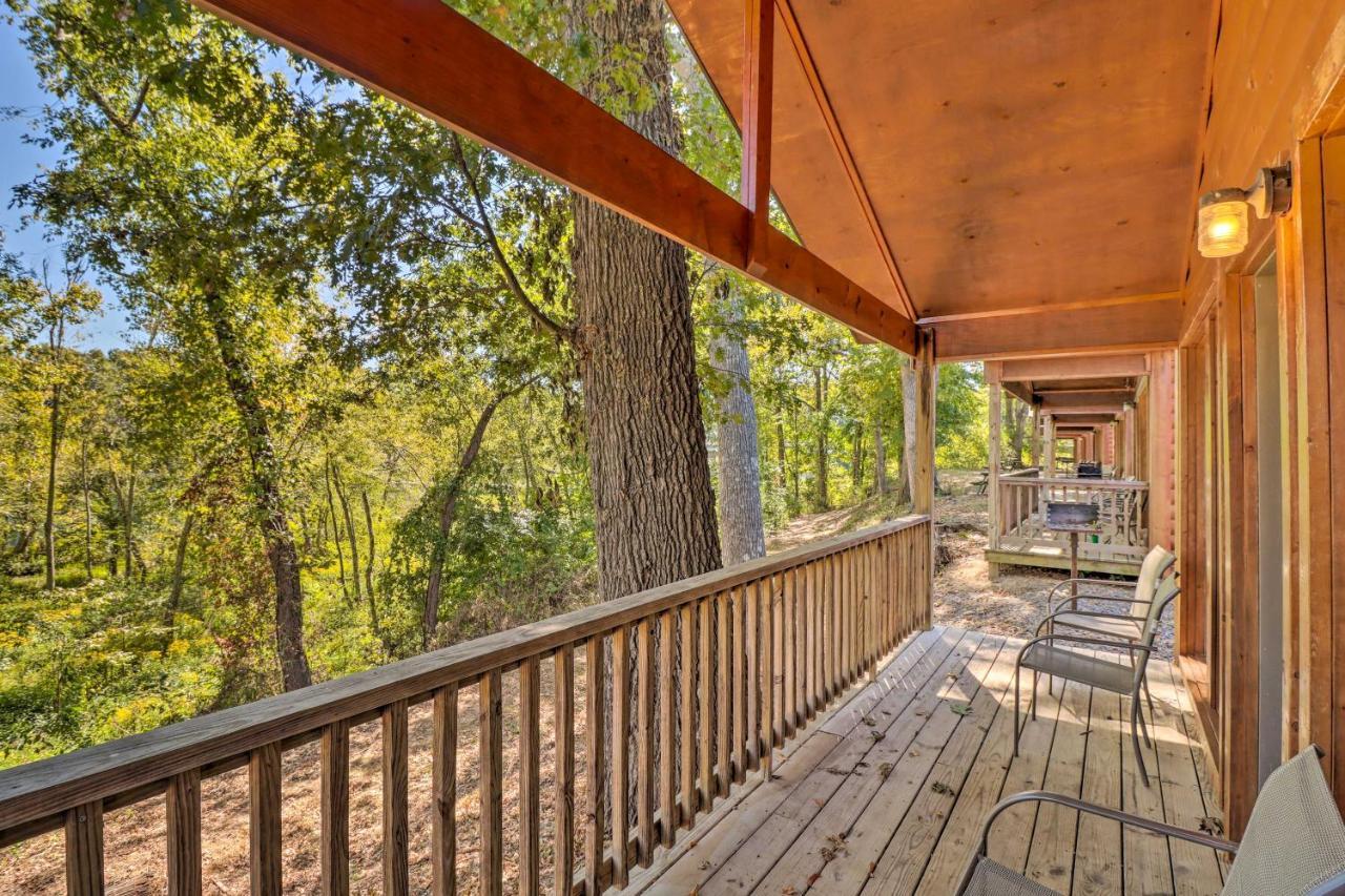 Heber Springs Cabin With Deck And River Views! Bagian luar foto